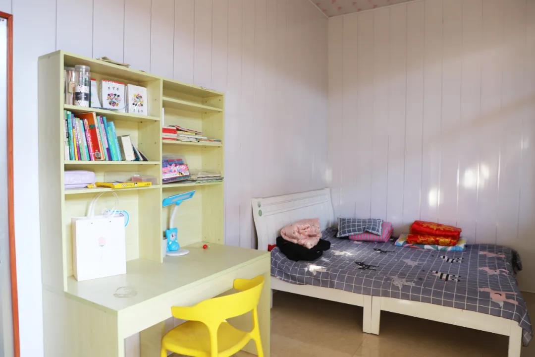 一處小屋 無(wú)限希望—團(tuán)區(qū)委攜手長(zhǎng)田實(shí)業(yè)到捐建“希望小屋”走訪慰問(wèn) 一處小屋 無(wú)限希望—團(tuán)區(qū)委攜手長(zhǎng)田實(shí)業(yè)到捐建“希望小屋”走訪慰問(wèn)