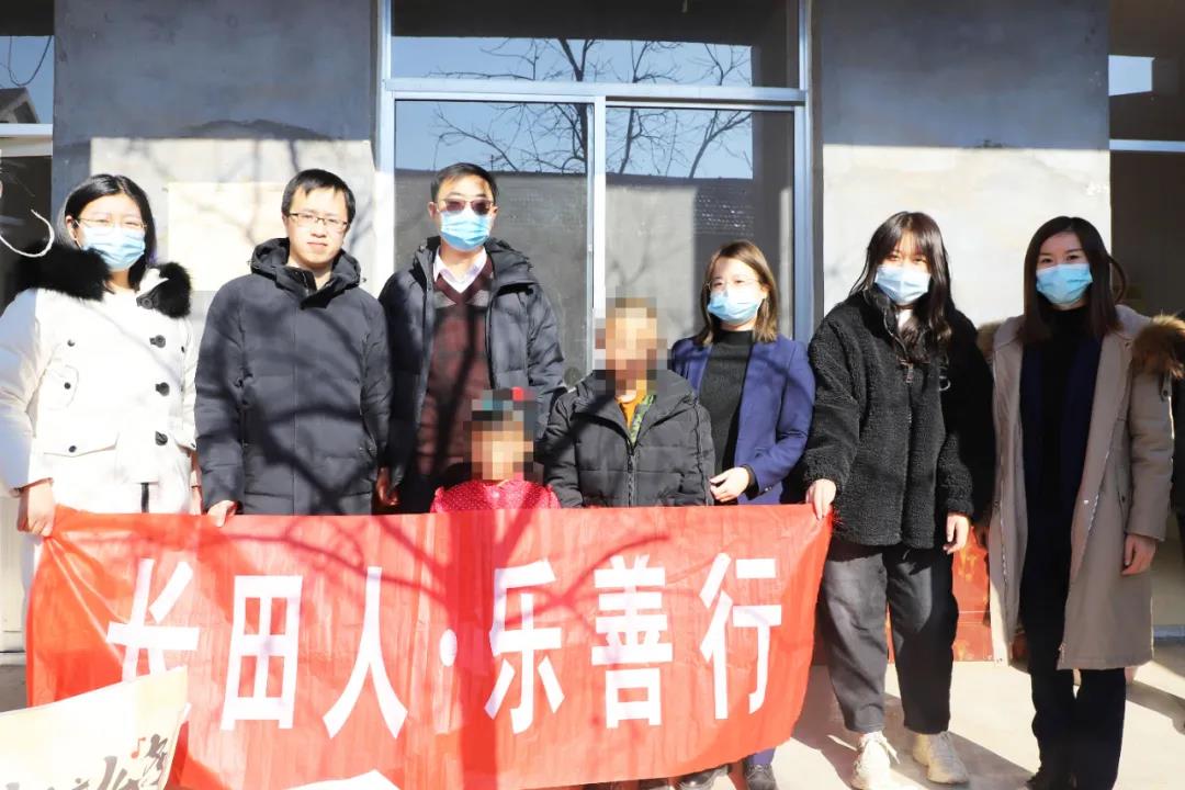 一處小屋 無(wú)限希望—團(tuán)區(qū)委攜手長(zhǎng)田實(shí)業(yè)到捐建“希望小屋”走訪慰問(wèn) 一處小屋 無(wú)限希望—團(tuán)區(qū)委攜手長(zhǎng)田實(shí)業(yè)到捐建“希望小屋”走訪慰問(wèn)